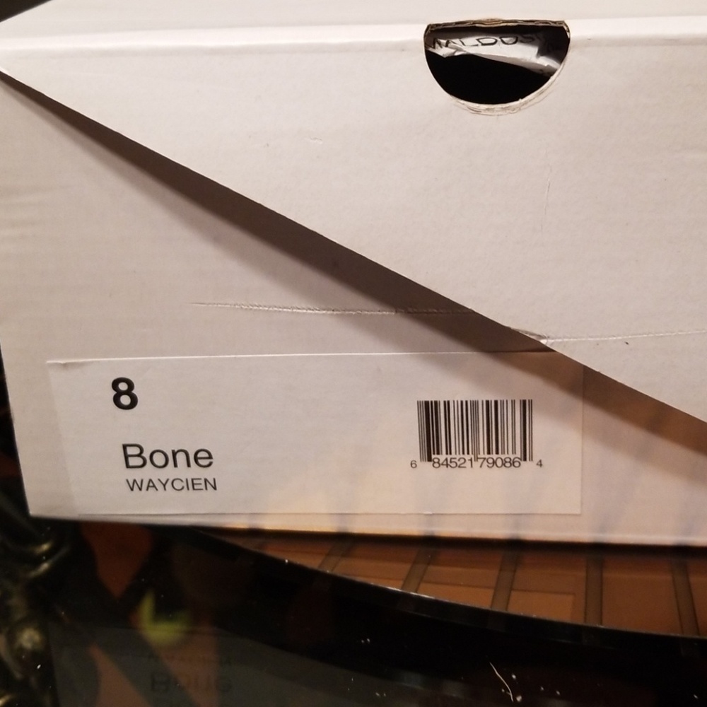 Shoes - Picture 7 of 7